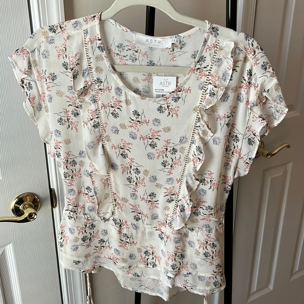 ASTR The Label Cream Multi-floral Women’s Shirt
